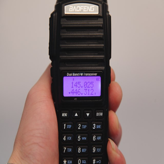 PTT Dual Band Two Way Radio 8W Baofeng UV-82 Two Way Radio VHF UHF 8W Walkie Talkie Baofeng Uv82